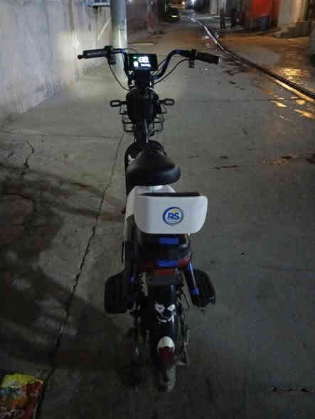 ماطور شحن نضيف كلش اي عيب مابي خمس بطاريات جدد المكان خانقين سعره 275 وبي مجال قليل رقم ***********
