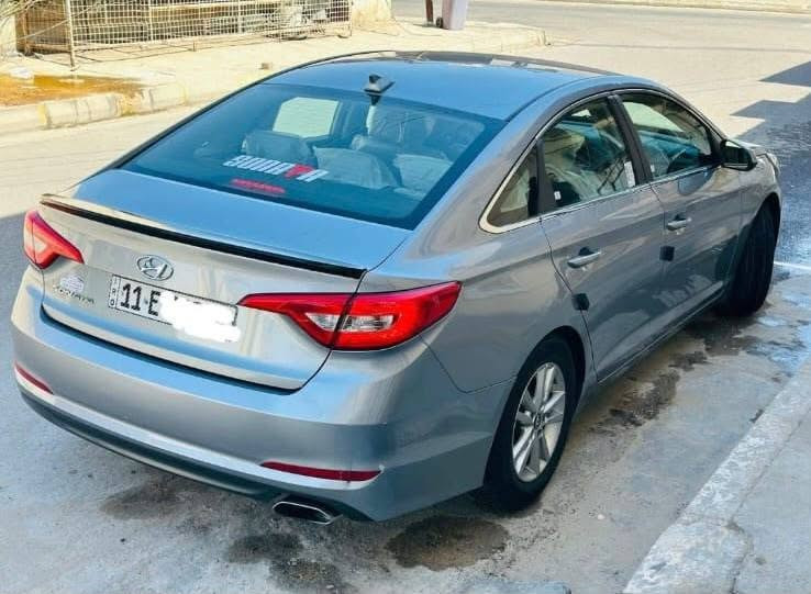 سوناتا 2017 SE وارد امريكي ليبل واحد ضرر موضح  في الصوره بدون صبغ بدون تبديل بدون دواخل رقم بغداد باسمي تحويل ثاني يوم سنويه2028 هزه جديده 
مكينه مفتوحه بدون تنقيص بدون تبخير مكان السياره عامرية الصمود السعر 138 وبيها مجال
هاتف***********
***********
