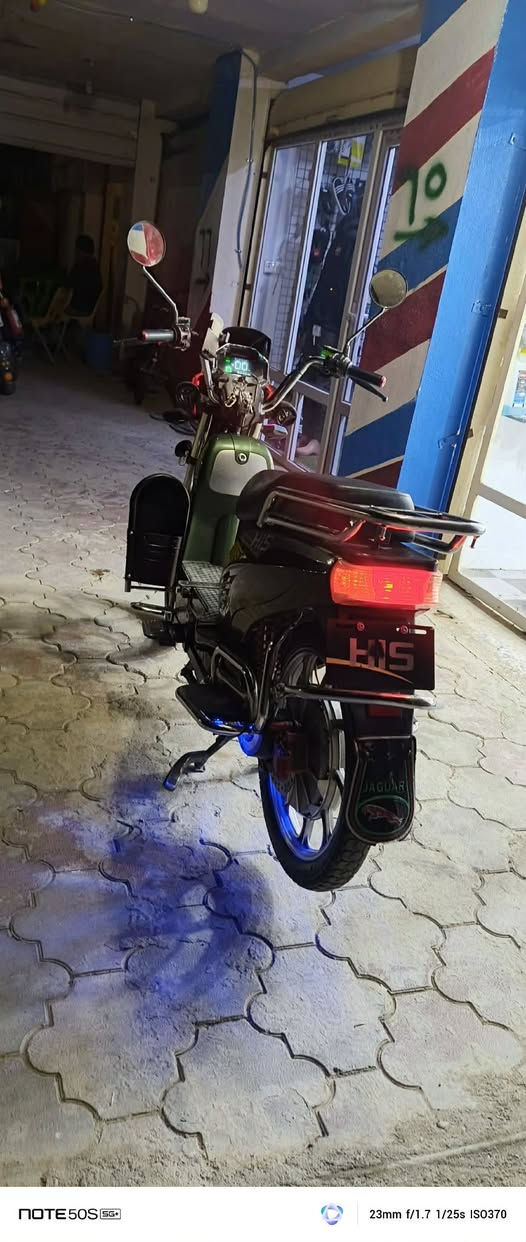 السلام عليكم درجه شحن هارلي للبيع
موديل: 2024
بطاريات 🔋:2025
شحنها يطول خير من الله يمشيك ٣٠ كيلو يوديني من لسعديه لجلولا وارجع وبعده ممخلص
دراجه نضيفه وخير من الله صارلها يمي ١٠ اشهر تقريبا
ما مبدل اي شي بيها 
كلوبات
هورن
بصمه
سويج 
اشاير 
كلها شغلات
للستفسار اتصل علا هاذه الرقم او وتساب (***********)
