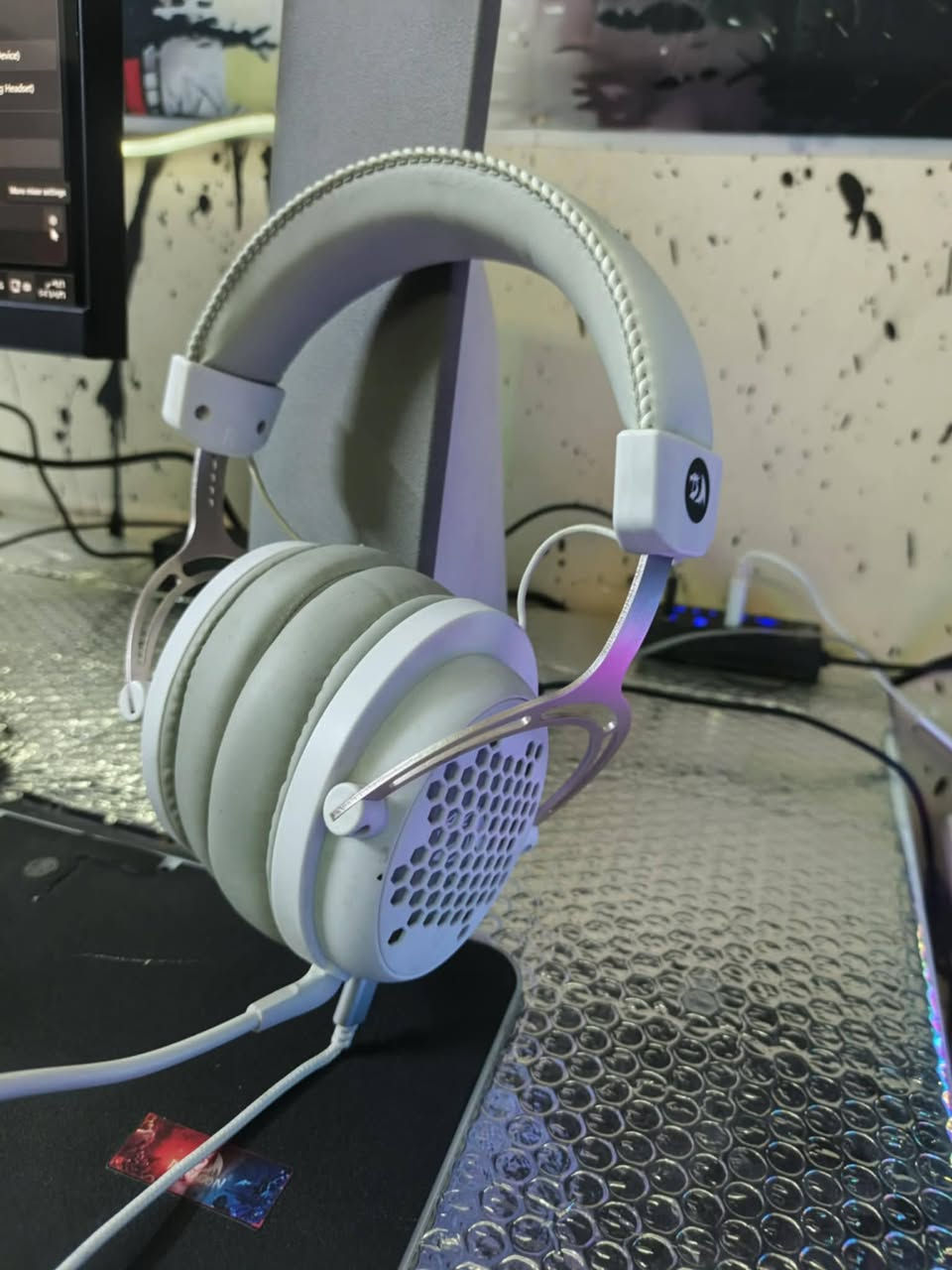 سماعة الألعاب السلكية Redragon H386 Diomedes
صوت محيطي 7.1 ميكروفون قابل للفصل: مزودة بميكروفون بخاصية إلغاء الضوضاء يمكن فصله.
توافق متعدد المنصات: تعمل مع أجهزة الكمبيوتر الشخصية، و PS4/PS5، و Xbox، وNintendo Switch، والأجهزة المحمولة.
عنواني بغداد سريع حي العامل الملحانيه
رقمي ***********
السعر 35الف وبيه مجال
