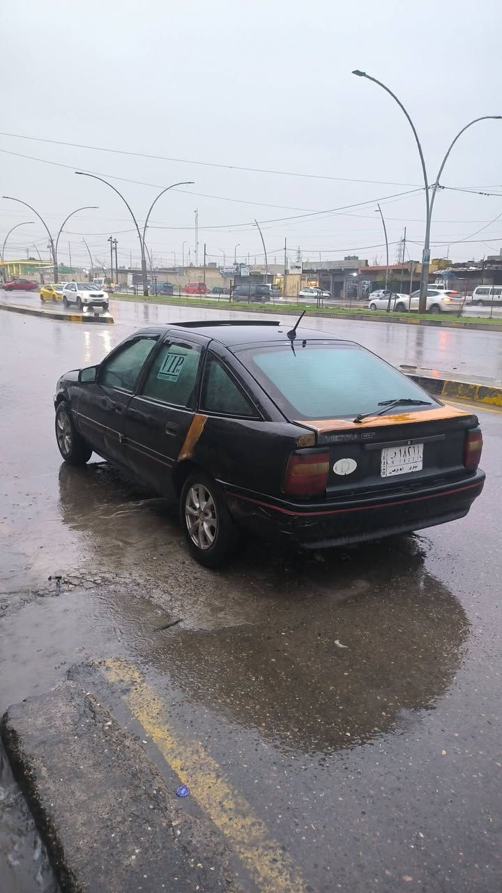 السلام عليكم بيع مستعجل سياره بلاش فكتره حجم20اصلي موديل92 مكينه مال كصا كير جديد طخم نضيف وره وكدام كهربائيات كلو شغال سياره حداديه من الراس لراس سويتلها جديد بعد ماصابغ سياره بشرط قطره ضرر مابيها بلاديه وترايك  بشرط بغداد جاهزه بس صبغ الحداديه قطعتين تصبغ وسياره للعلم بدون صبغ سنويه جديده29مباشر من شرعي تريد تحويل تريد وكاله كابون الكتروني والسعر مفاجئه بحك كاديت مفلشه25وبيها مجال الشراي يجي مباشر ويدلل بياع***********
***********
