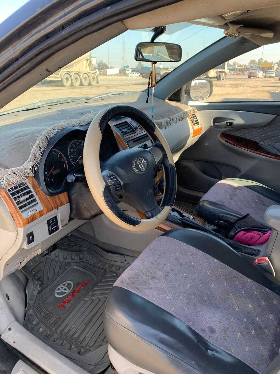 السلام عليكم ورحمة الله وبركاته كورلا 2012 امريكي سياره مرتجيه السياره جاهزه كيرها شديته جديد محركها حيل زين كهربائيات كلها شغاله السياره جاهزه مجهزه رقم انبار تحويل مباشر 
السعر 83
***********
***********
