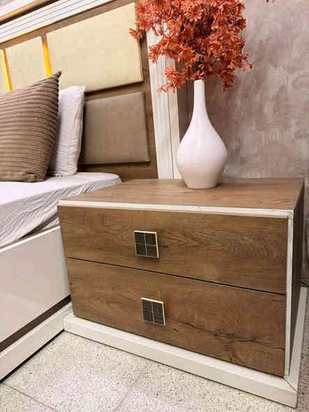 غرفة للبيع ٨قطع مجرات هايدروليك بيهه اناره السرير مخزن سعرهه ٨٥٠ اي ضرر مابيهه *********** غرفة تكمة
