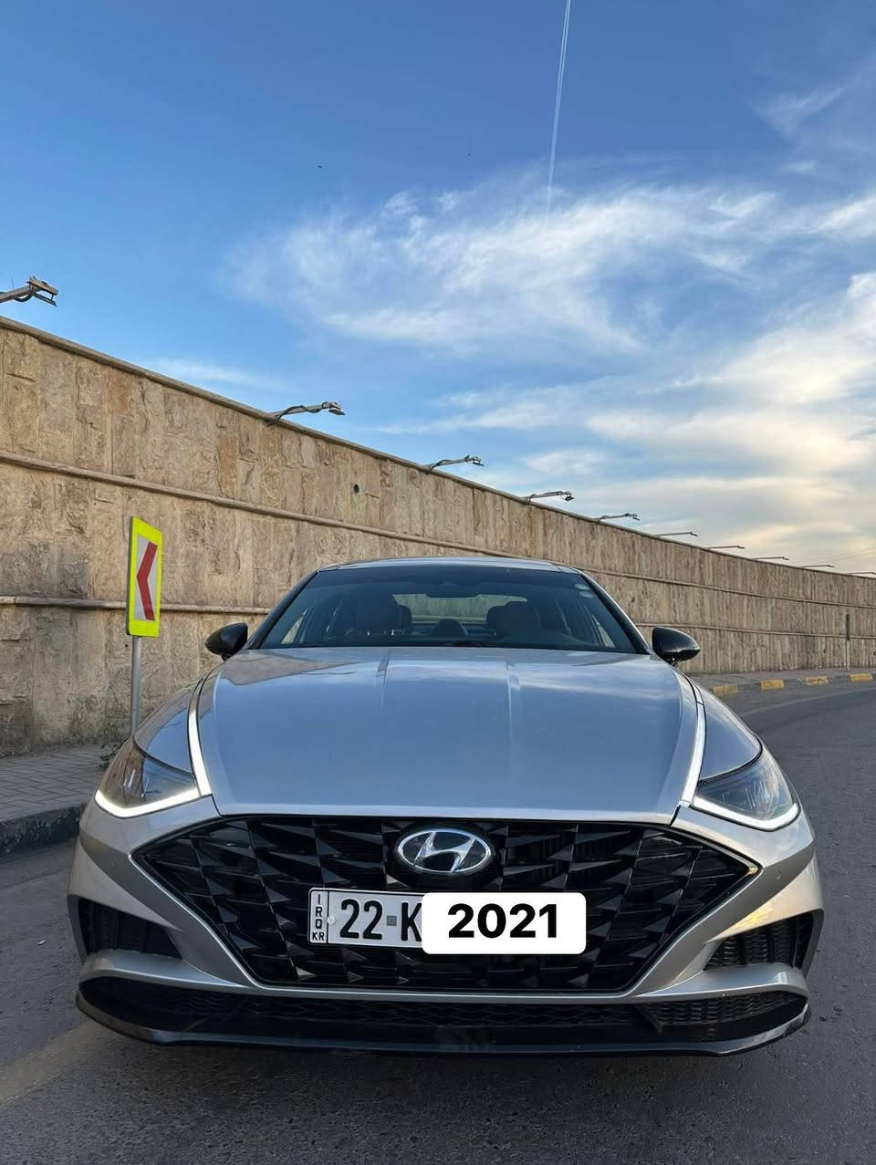 السلام عليكم
سوناتا 2021
فول مواصفات SE بلاص 
مكينه 16 تيربو
بانوراما شفتات مضخم سماعات دشبول الكتروني بيها تشغيل عن بعد تحديد مسار نقطة عمياء وبيها مواصفات بعد
كشنات هيتر 
مكينه وكير ابشرط
هزه وسنويه جديده 
ماشيه ٦٠الف 
ضرر ربع بوند صبغ جاملغ بارد خفيف يم لايت شرط اللايتات اصلي ضرر سطحي وحيل خفيف
سياره جديده حيل بدون ملاحظات  
السعر ١٦٨ بيها مجال بسيط 
مكان السيارة الموصل 
للاستفسار 
***********
