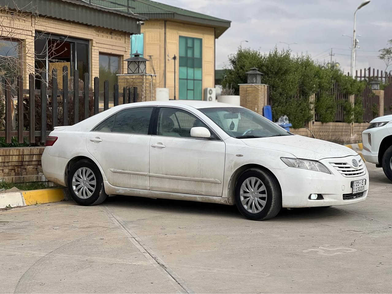 Camry 2009 GL

خه‌لیجی 

سه‌یاره‌كه‌ ته‌كسی مه‌طار دبی بووه‌ عام بویاخه‌ له‌سه‌ر ساغی

گێرو مه‌كینه‌ی لوكم خستوته‌ سه‌ر كرانه‌وه‌و سه‌رفو بوخار به‌شه‌رت

به‌و شه‌رته‌ی كه‌ رونیش كه‌م نه‌كات

تازه‌ بویاخم كردوته‌وه‌و پولیش كراوه‌

تایه‌و ویلی تازه‌

پاتری تازه‌ گۆریومه‌

تاخم پیشو دوا به‌شه‌رت

شاصی به‌و شه‌رته‌ی نوكه‌ ده‌رزی پیوه‌ نه‌بی سه‌ره‌ ده‌بلیش هه‌مان شیوه لیدراو چاملخی سه‌كنی هه‌یه‌ پیشو پشتی كه‌پسه

ره‌قه‌م و سه‌نه‌وی كامل تازه‌یه‌ كوبونی به‌نزینی هه‌یه‌ وه‌كاله‌ی بانه‌وی خومه‌وه‌یه‌ ئه‌مرو كریت به‌یانی بوتی ته‌حویل ئه‌كه‌م سعری 97 وه‌ره‌قه‌و مه‌جال

*********** موشته‌ریت ته‌له‌فون بكه‌و له‌ خزمه‌تام

شوین كركوك

.....................

كامري 2009 خلیجي 

سیاره‌ سبوغ عام تكسي مطار دبي 

گیر و مكینه‌ شرط لا صرف لا بخار لا فتح 

پاتري و طایر جدید

سنویه‌ جدید 

وكاله‌ باسمي شرط تحویل 

كوبون بنزین بي كركوك, العراق
