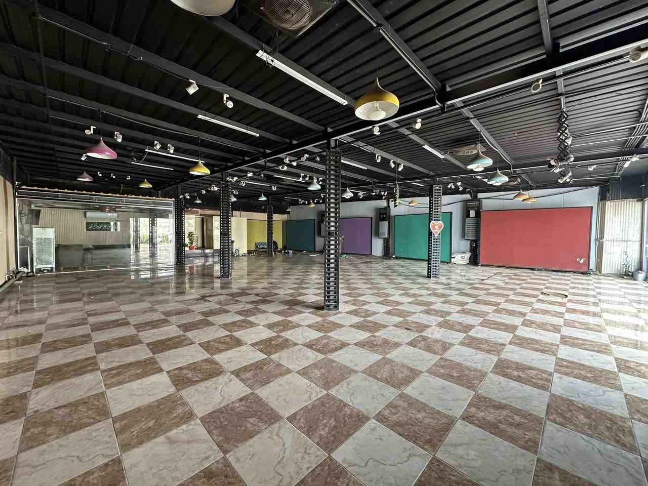 عقار للأيجار المساحه ٣٠٠ متر (الكفائات ) مقابيل المحكمه للاستفسار ***********
