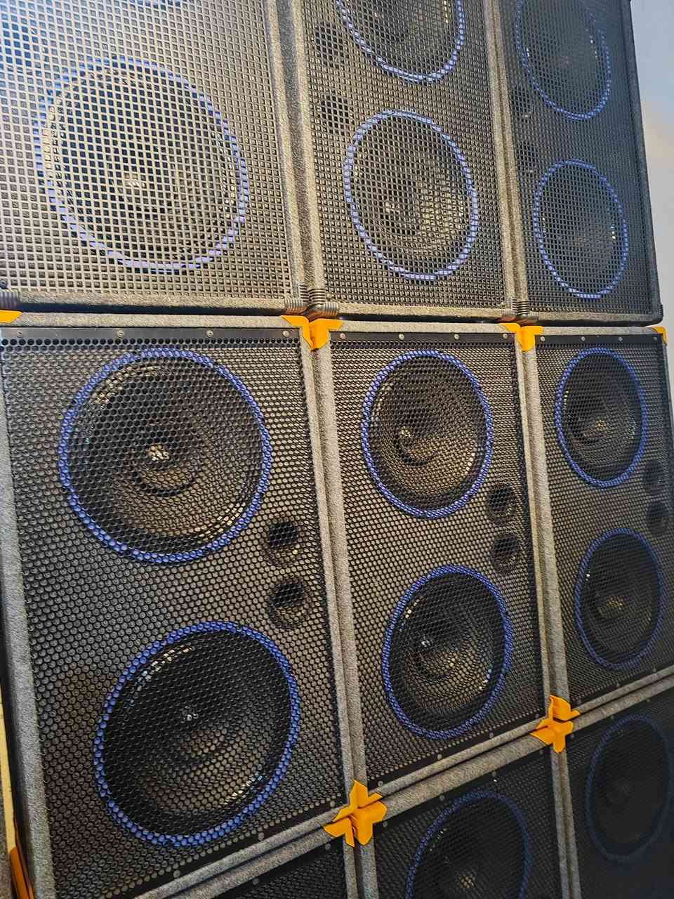 كلشي بالصورة متوفر في معرض صوتيات العتبي بأسعار تنافسية 
العنوان بغداد ناحية الوحدة قرب مجسر المشاة 

للاستفسار الاتصال على الرقم التالي *********** واتساب
