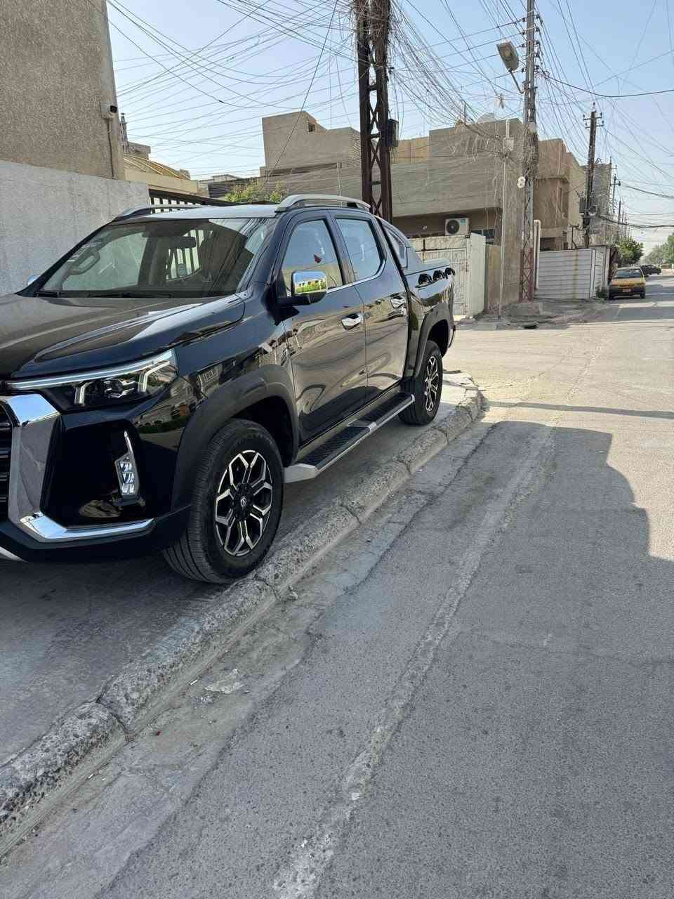 سلام عليكم
سياره موديل 2025
السياره بسمي حرا 
فول مواصفات 
ماشيه ١٣
السياره بيه بارد فقط بل بنيد شي قليل 
السعر 35 مليون 
مكاني حي العامل 
***********
