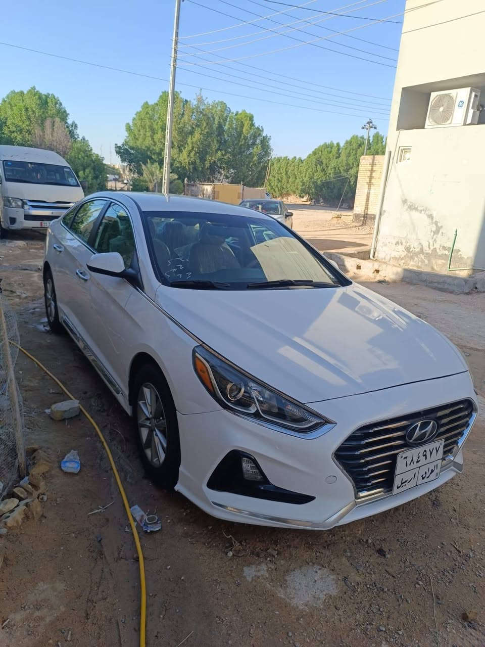 سلام عليكم
سوناتا 2019 أربيل 
ماشيه 67 كارتون سيارة للبيع السعر 130 وبيها مجال قليل 
تخم تاير صارله سبوع وباتري جديد تخم دسكات ربع متصرف عليها مكينه 2400
***********
***********
