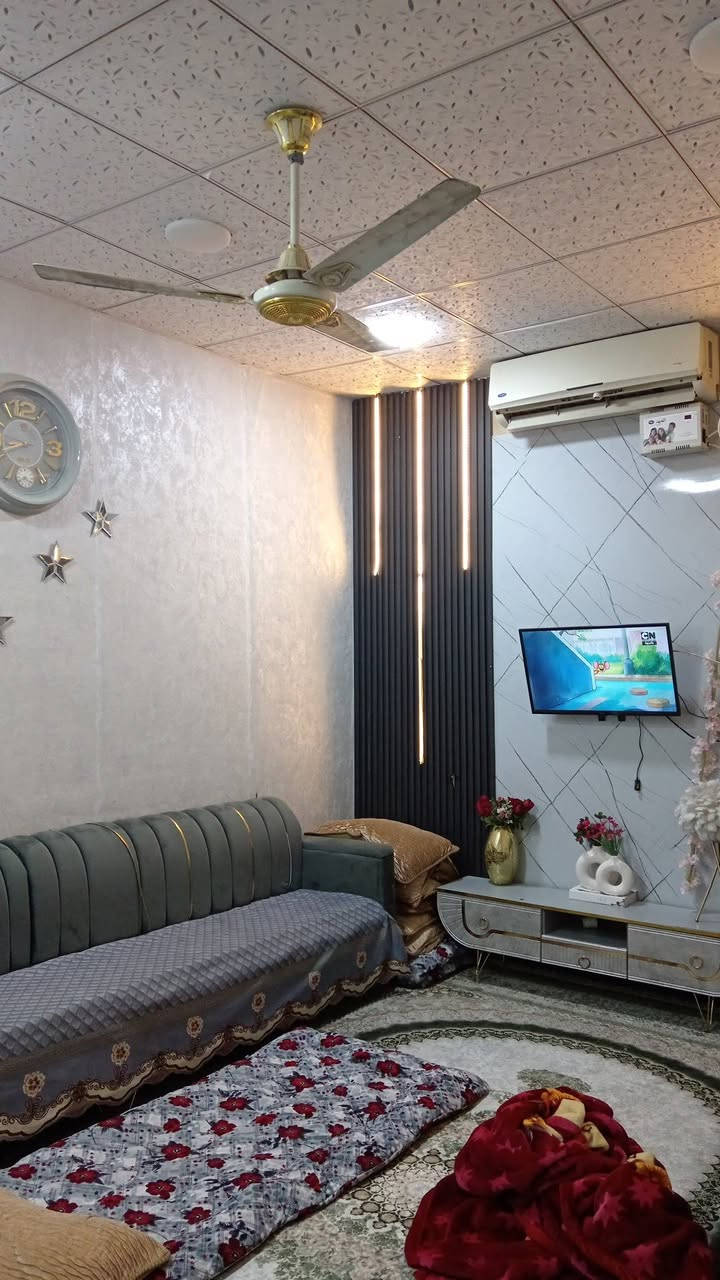 بيت ١٠٠متر طابو زراعي للبيع 
زراعي حي ميسان شارع ٦٠قرب سكله الكرعاوي شارع تبليط خدمات أكو 
 غرفه وصاله مفتوحه على مطبخ واستقبال مكشوفه وتخاريخ بيت 
مرتب جديد سعره 45مليون
الاستفسار اتصل 
***********
