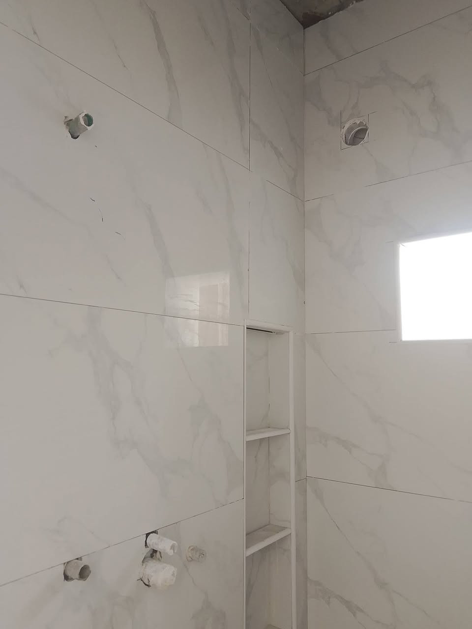 السلام عليكم خلفة سيراميك كاشي مرمر ارضي وجداري متفرغ حاليا ، شغل درجة أولى 
للأستفسار الاتصال ‏‪***********‬‏ وبيه واتساب
