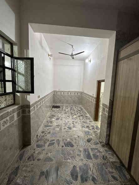 شقة للأيجار ارضيه 
تحتوي على #استقبال #غرفه نوم #مطبخ #خدمات
موقعها 📍الشعب حي التجار شارع الآسواق المركزيه مجاور جامعه الامام الكاظم 
للأستفسار آكثر الأتصال على الأرقآم 
***********
مكتب الأخوين للوساطة العقارية
