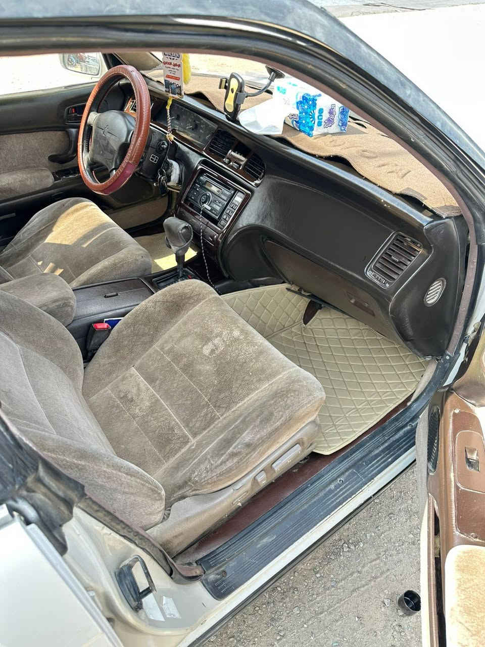 لبيع كراون بطه موديل ٩٣ سياره كفاله كص وصوليات بسمي سنويه ل ٣٠ سياره جاهزه ونضيفه كلش سعر ٥٥ وبيه مجال مكان بغداد ابو غريب رقم ***********
