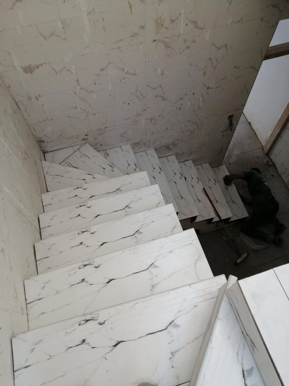 كادر مصري سيراميك ارضيات وجدران وبايات ومرمر وكاشي وألواح تسليم مهندسين دراجة أوله ***********
