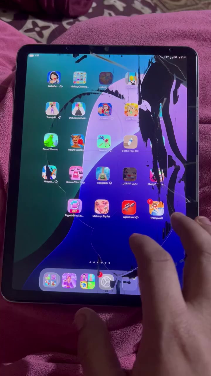 ايباد 11 برو موديل 2021 مكفول من الخلل انطي بي ضمان فقط شاشة بهاي الوضعية البقية كلة ما بي شي فيس ايدي شغال نضافتة مثل ما موضح بصور مكاني بغداد الكرادة سعرة 300 قفل من الاخير اكدر ابدلة شاشة وبيعة ب 500 بس مجال ما عندي ***********
