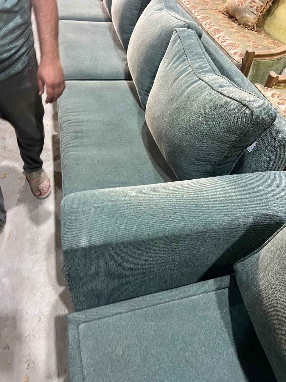 علئ بركه الله تم وصول حاويات الدواوين والطخامه الباله الخليجي إلى معرض اثاث الموسوي.للاستفسار واتساب ***********
