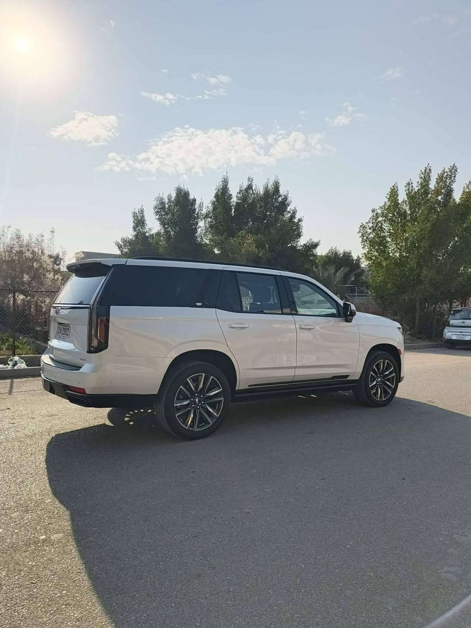 السلام عليكم: للبيع سيارة كاديلاك سكالايد موديل 2023 لون أبيض رقم اربيل  . مواصفات:سبورت 36سماعه محرك 6200 ماشيه 42 الف وسيارة فول ماعدا المساج و الحادث باب و جاملغ و مبدلات نفس الون _ لا شاصي ولا الغد. و طاك الايرباك مال الستيرن و صور الحادث موجودات بالمنشور. السعر 650$
و رقم الهاتف ***********
