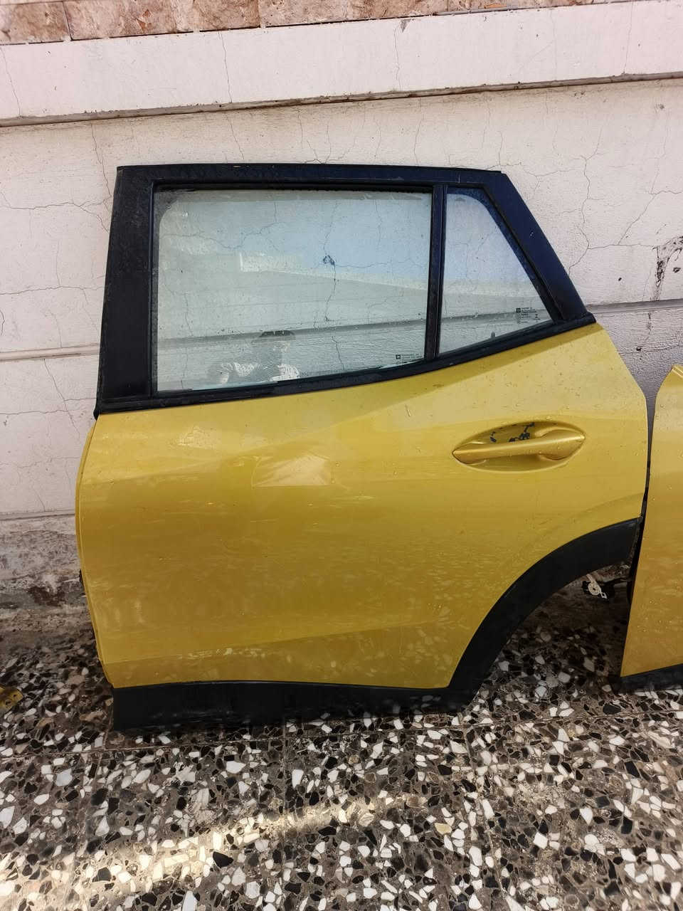 السلام عليكم للببع
ابواب ثنين كاملات+ ابطاين+ جام 
وجاملغ تراكس 2024
***********
بغداد حي جهاد
