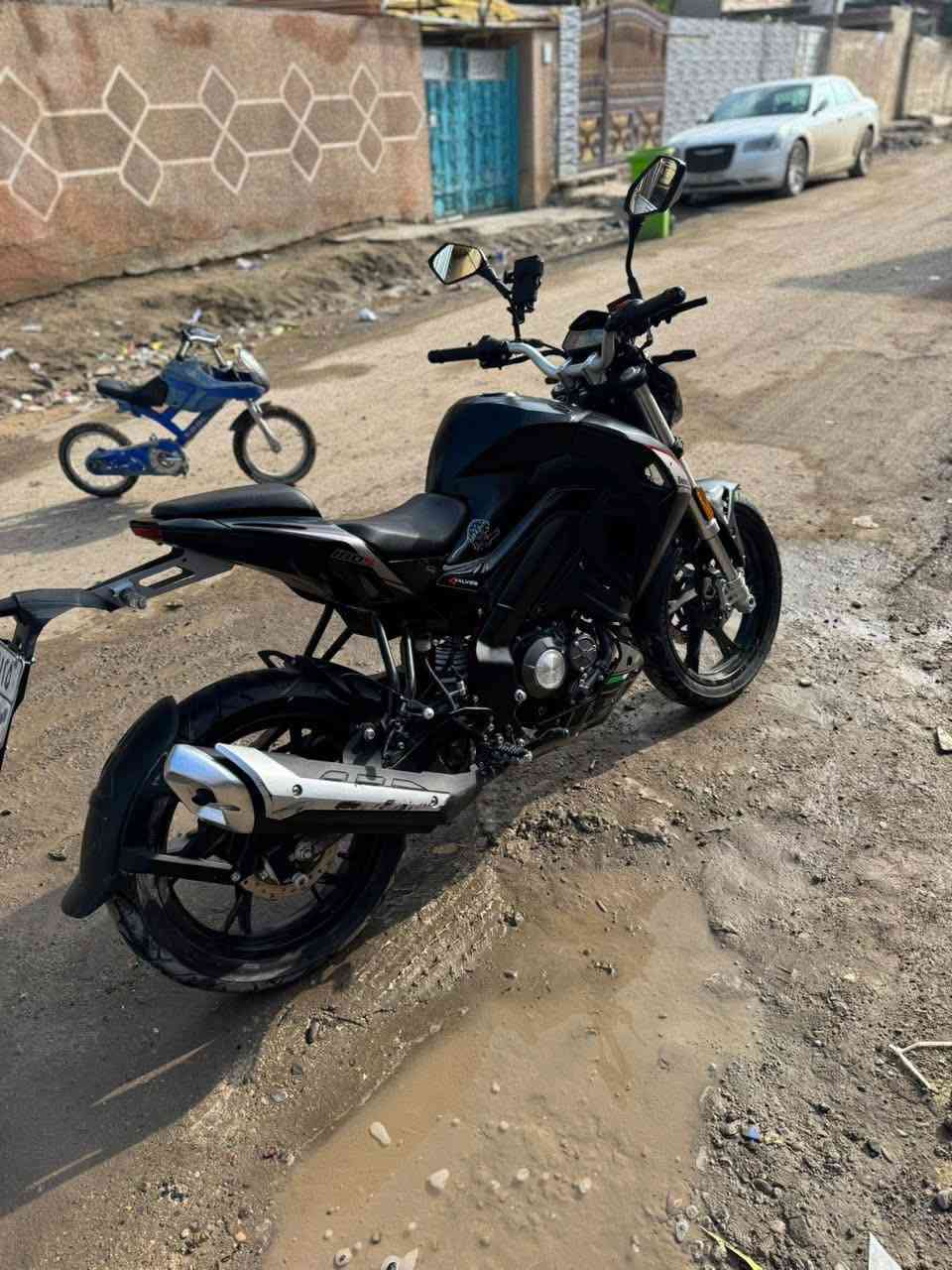 بنلي 180s دراجه مفوله للأخير راح تدخل ٥٠٠٠ المشي مالتهه ما بيهه اي نقص مكاني الغزاليه للاستفسار ***********
