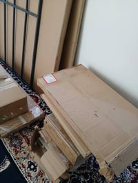 غرفة بعدهي بلكارتون مامنصوبة اخذتهة بمليون و٩٠٠ اريد ابيعهة اليريدهة ا...