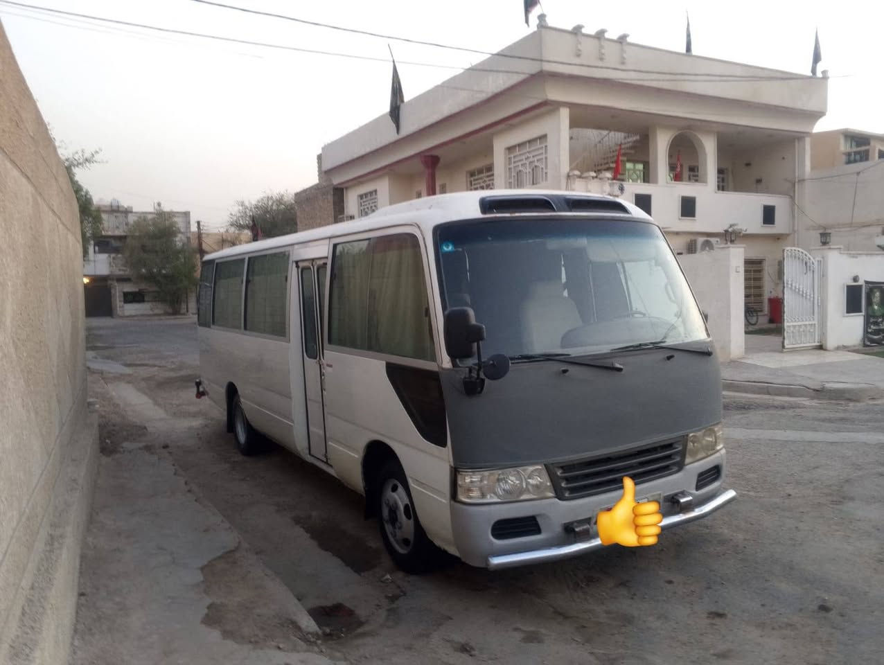 السلام عليكم كوستر راس الثور موديل2003 رقم  دولي جديد مكينة كير اكسن جديده الرقم ***********
