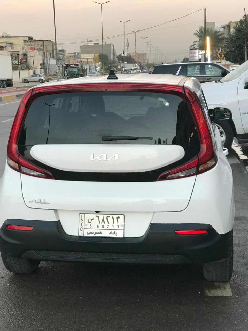 سلام عليكم كيا صول موديل2022ماشيه24ميل حادثها بنيد مبدل بدون دواخل كير ومحرك وصدر كله مكفول سياره جديده جدا المكان الشعب حي سومر شارع المدرس الرقم ***********

