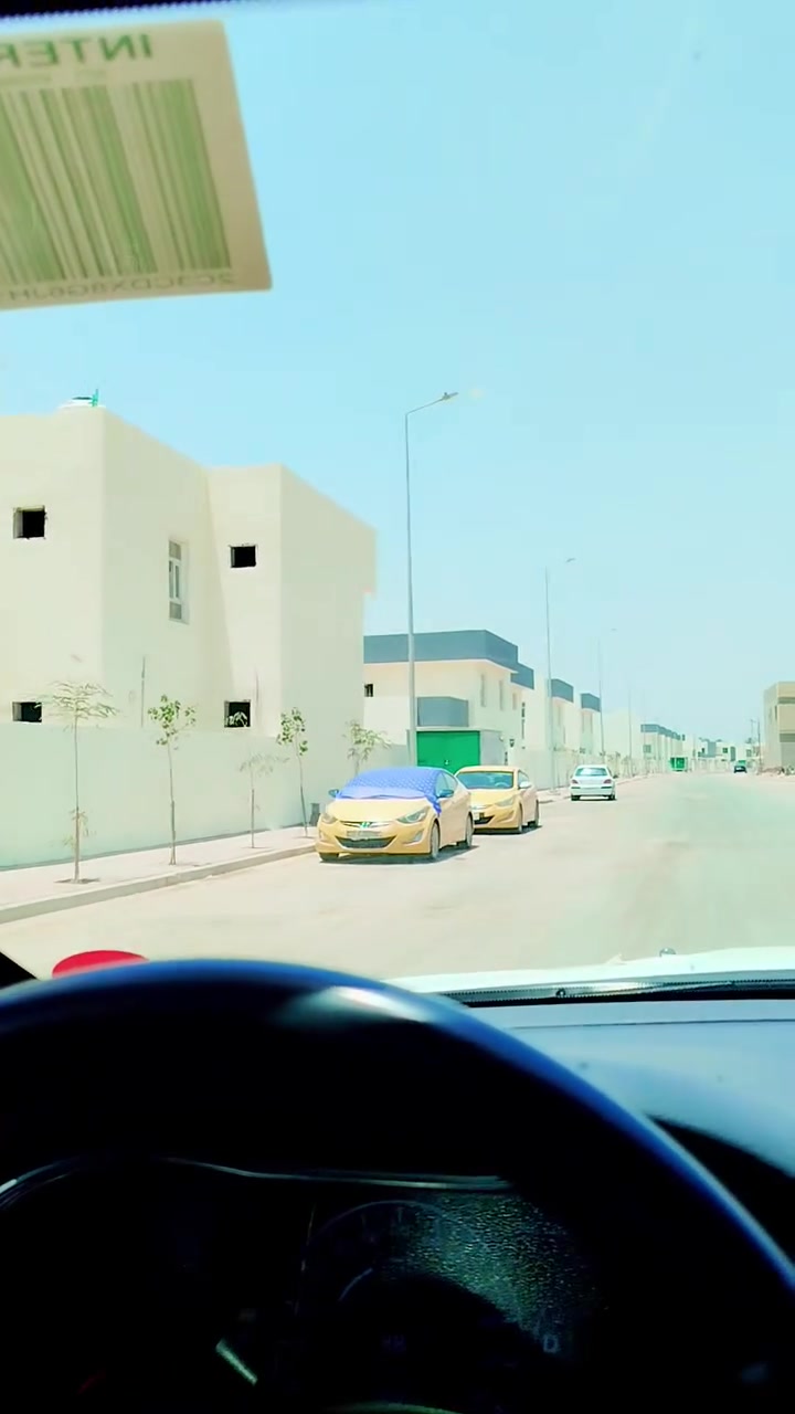 مجمع اشور السكني 2
بيت ٢٠٠ متر للبيع كامل وجاهز للسكن 
شارع 80
للاستفسار واتساب ***********
