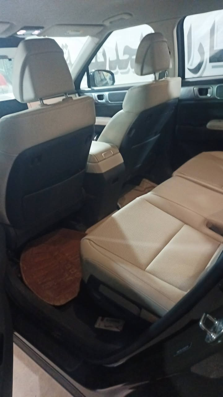 السلام عليكم
سنتافي ٢٠٢٤ وارد امريكي لون مميز 
2500 تيربو المرغوب 
بأسمي تحويل ثاني يوم بيند صبغ وجنطه مبدله باقي السياره كفاله
لغد شاصي كير مكينه كفاله 
ماشيه 18 ألف ميل 
سبعه راكب
شاشه متصله كشنات جلد كهرباء 
جنطه كهرباء 
ويل ١٨ 
بيها بارد بدايه القماره أثر تحميل مملعوب بي 
مكاني سبع البور ***********
السعر ٢٢٥ ورقه
