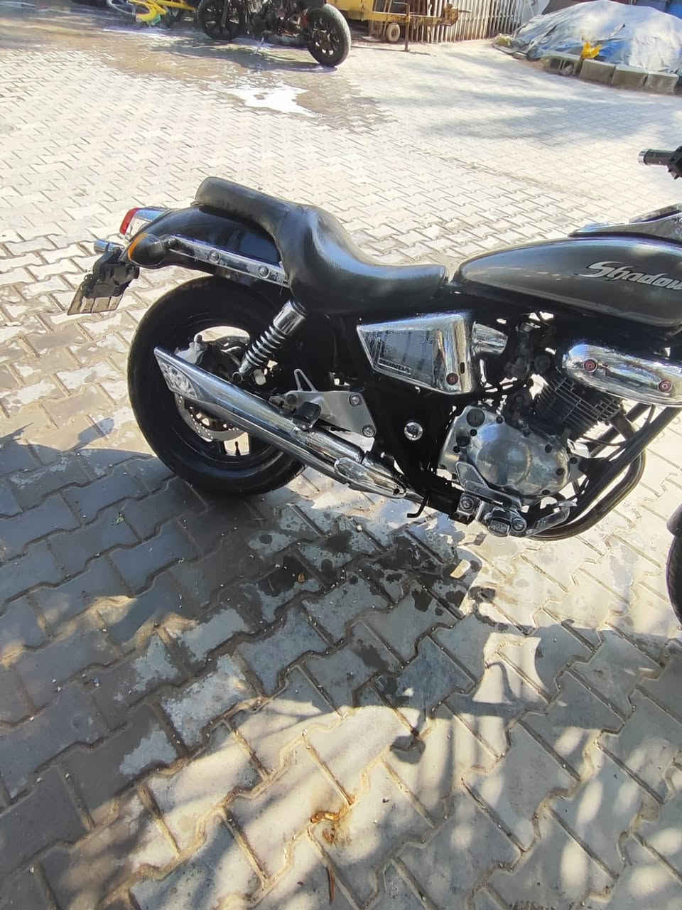 سلام عليكم دراجة  هارلي شادو محرك 250 الدراجة اوراق كفاله كلشي ما شيء ما مبدل بها المحرك مكفول مكاني لبصره السعر مليون او250 الرقو***********
