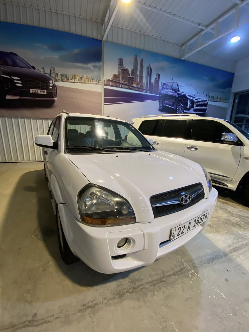 يالله
توسان 2010 خليجي رقم اربيل الدولي الجديد الانكليزي هزة وسنويه مجدد لل 2031 
تحويل ووكاله مباشر 
فول للاخير عدى الفتحه 
محرك 2000دوش 
ويل كب كروم 
اربع دسك 
داخل بيجي 
شاشه 
تبريد ثلج 🧊 

السيارة مكينه وكير وحداديه وتخم تاير وتبريد كلها جديد وجاهزة دينار ماتصرف عليها شرط 

السيارة مكفوله كفاله عامه من ضربه وصبغ وتبديل وبارد وحالوب وفتح من كلشي مكفوله ✅

السعر ((128)) وبيها مجال 

مكاني النجف // للاتصال // ‭٠٧٨٠ ٦٥٧ ٨٩٠٤‬
