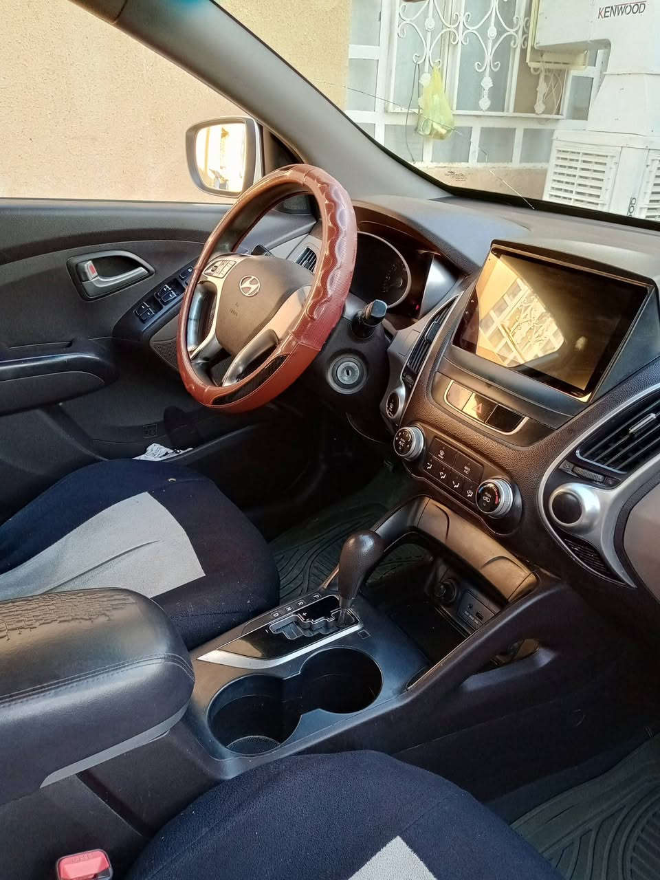 سلام عليكم توسان خليجي 2012 نص فول مكفوله بدون حادث بيهه ريع لبنيد مكشر عنوان كربلاء  سعر 145 وبيهه مجال للاستفسار ***********
