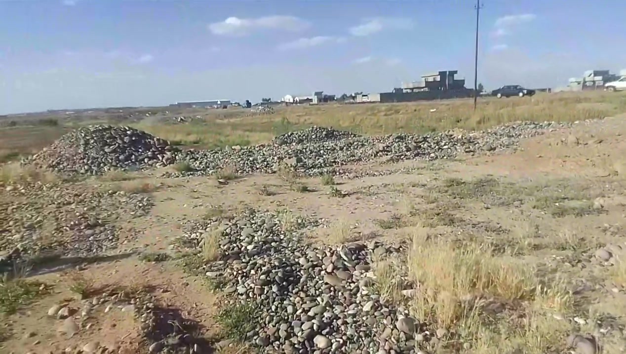 ارض للبيع على شارع العام يم معرض القياره المركزي سند زراعي مساحه 300متر واجه 11عمق20ارض سكنيه مي وكهرباء كلشي متوفر يمها سعرها جدا مناسب اتصل ودلل ***********
