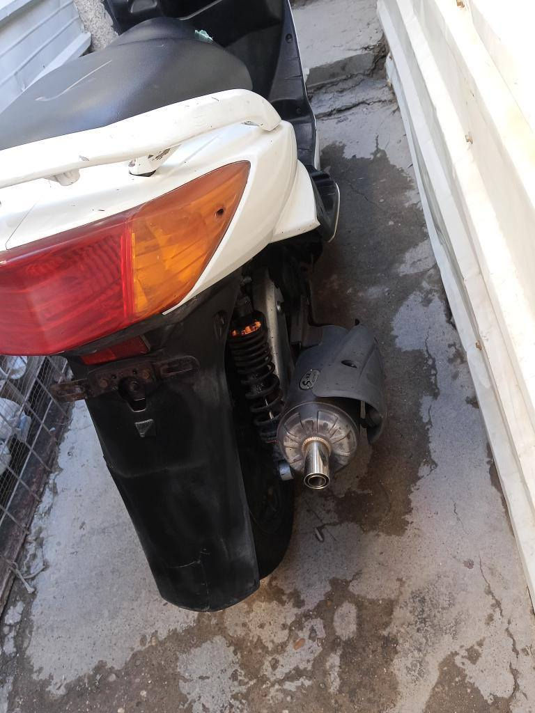 سلام عليكم دراجة سكنس فحل كوري ما صارلي 3اشهر من ماخذهة دراجة نضيفة تفحصة وتاخذهة السعر600 المكان بغداد الشعب رقم *********** واتساب موجود
