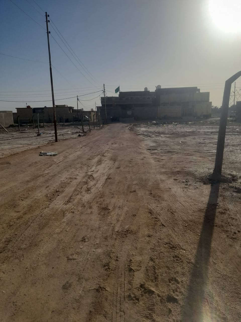 قطعة للبيع مساحة ٢٠٠م طابو زراعي تحويل مباشر 
واجهة ١٠ م / شارع ٨م 
الموقع / الزكندري خلف المدرسة 
*********** 
للأستفسار اكثر مراجعة مكتب الورد للعقار قرب فلكة الساعة مجاور مكتب الجزيرة مقابيل مطعم طن ملح
