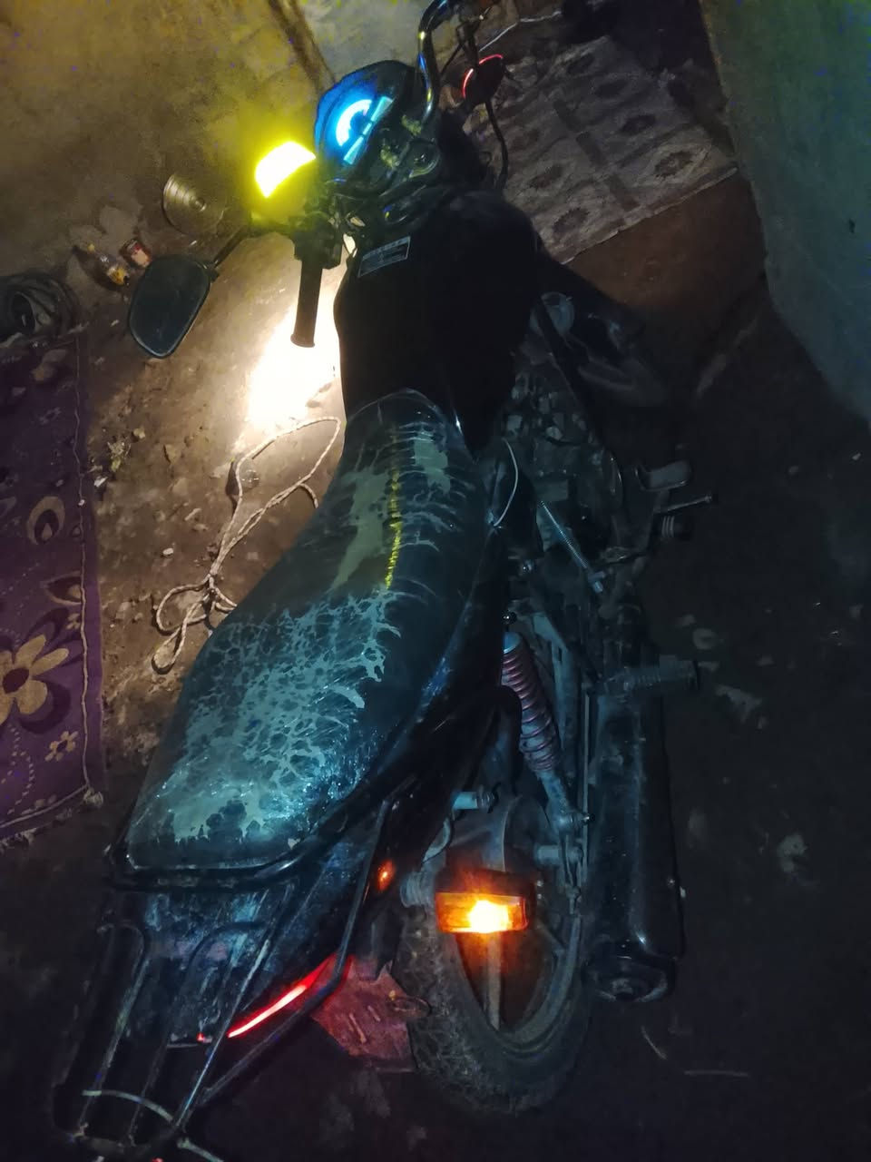 شباب دراجه بوكسر 2021 دراجه نظيفه اريد مراوس ستوته مال شغل زينه كل شيء شغال سلف هندر كهربائيات كله شغال بيت ببغداد ***********
