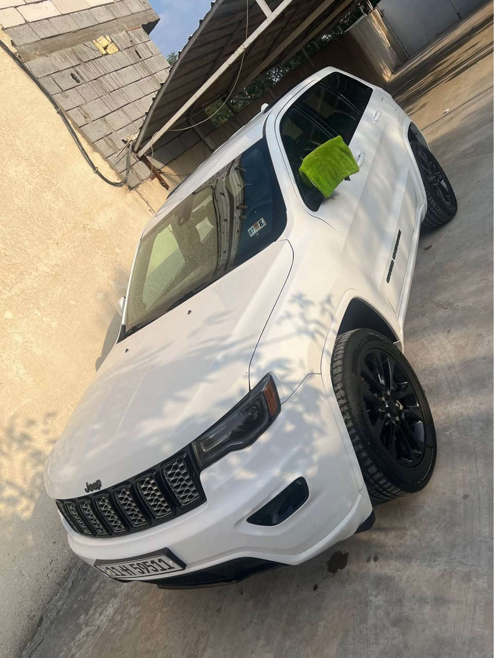 السلام عليكم جيب شيروكي وارد امريكي  مديل 2018 بسمي رقم بغداد بلاك توب حادثهة كلش خفيف جاملغ وبنيد محرك 6سلندر مفتوح مبدل بسم14 مواصفات كشن كهرباء صندوق كهرباء كامرة حساسات تشغيل عن بعد شاشه كبيرة مضخم صوت تحكمات جاهزة من كلشي سيارة 
عنوان البصرة 
رقم *********** البصرة, العراق
