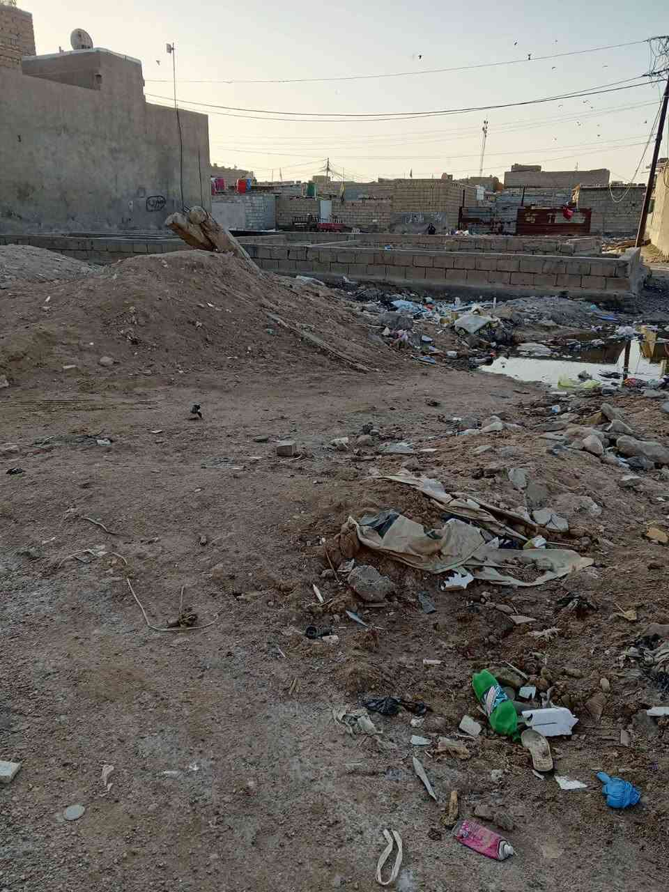 سلام عليكم قطعه طابو زراعي لبيع 300 متر ركن في التنومه شط لعرب مقابيل الاكوت جديده وفي جانبها شارع ابو مهدي لمهندس يبعد عنها 100 متر سعر لقطعه 70 رقم لهاتف ***********
