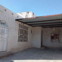 دار للبيع • حي الروضة • ٣٠٠م