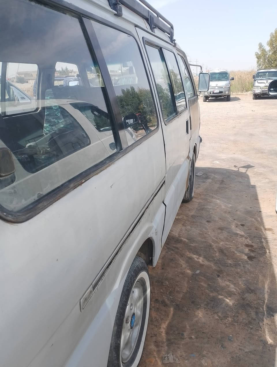 السلام عليكم كيا بسه للبيع موديل 95 سياره جديده حجل جديد بوم جديد تخم تاير حداديه صدرها جديد سياره رغم بغداد مصفره هيئه وغرامات تحويل ثاني يوم مكان السياره واسط صويره رقم الهاتف 077 5151 02 65
