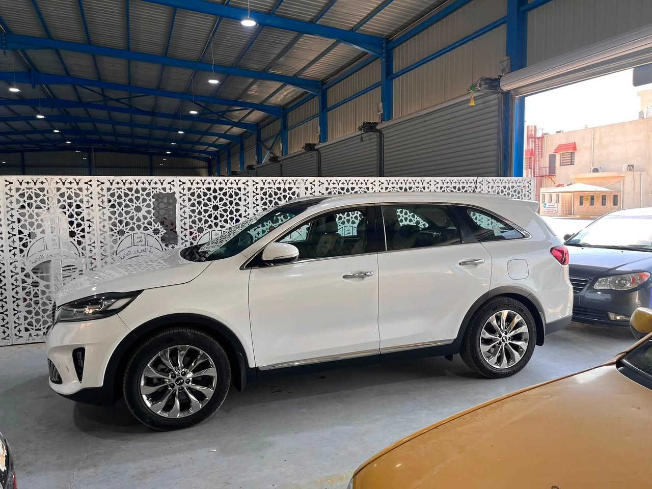 سورنتو ٢٠٢٠ مكفوله نظيفه جدا رقم بغداد تحويل ثاني يوم مواصفات EX بونراماوسايد بريك رجل نظيفه جدا السياره بانزين كله محسن ودهن اصلي سياره ذهب بيها دحجه خفيفه بال بنيد ببدايته وملاحظات بسيطه *********** واتساب متوفر
