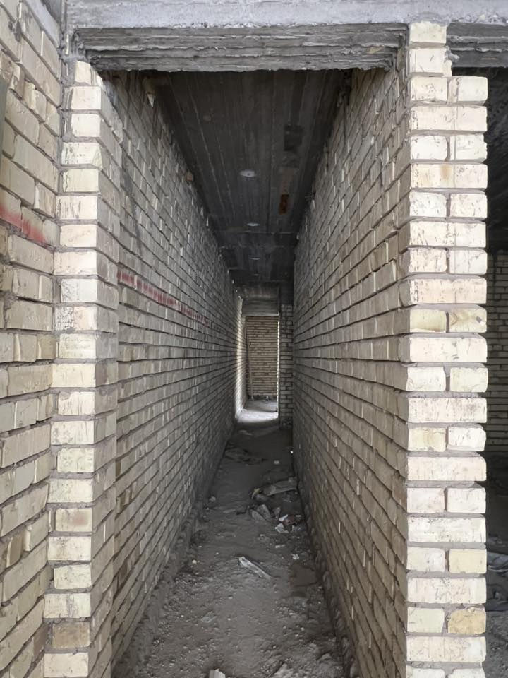 سلام عليكم بيت هيكل للبيع مساحة 100 متر نزال 20 واجه 5  المكان بعد السكه شارع بيت عنيد الشارع مقرنص مي ومجاري كامل 
الاستفسار عل الرقم ***********
