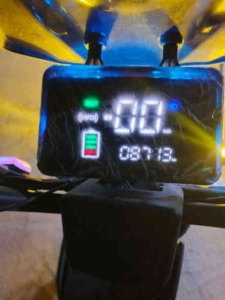 إسلام عليكم
🚲  للبيع دراجة شحن نوع X900 موديل 2026 🔋

الدراجة نظيفة جداً، بعدها بجيس الشركة وما ماشيه هواي.
طرق التشغيل: كارت – سويج – تشغيل عن بُعد – بصمة.🔥

الدبلات  والمحرك ما شاء الله كلهن جديد، والدراجة تخبل من النظافة.🔥

✅ جاهزة تفحص قدامك
✅ ما بيها أي عطل

السعر: (700 )🔥وبيها مجال 
الموقع: (الزعفرانيه )

للتواصل: (***********)
