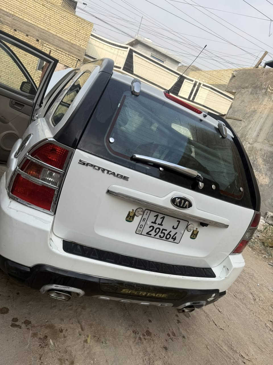 السلام عليكم 
كيا سبورتج ٢٠٠٩ 
كفاله عامه 
ماشيه ١٣٥ الف 
سياره جديده بمعنى الكلمه 
مال جنايه 
رقم بغداد بسمي تحويل مباشر 
السعر ١٣٢بيها مجال بسيط 
للستفسار ***********سيد حقي النعيمي
