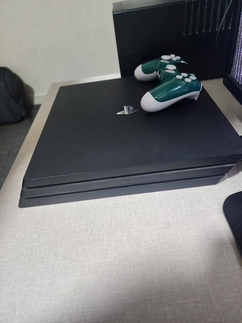 بلايستيشن 4 برو اونلاين حسابين مع يد تحكم واحدة الالعاب كالآتي:
red dead redemption 2 قرص
gta5قرص
battlefield 2042
Felix and the reaper 
wrc 5 fia world rally championship 
dead island definitive edition 
ea sports fc24
resident evil re:verse 
Minecraft 
hitman 1 
hitman 2 
hitman 3
hot wheels unleashed 
need for speed 
need for speed payback 
resident evil village 
البلي ما مفتوح ولا تنسى اغلب الالعاب تنزيل
تنبيه : لا يشمل يو بي اس ولا تلفاز. السعر :350 الف
***********
