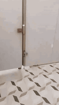 مشتمل للبيع المساحه ١٢٥طابق واحد طابو زراعي خلف مجمع الرحاب السكني سند ٢٥ بناء طابوك ماشي معاملة تطويب المشتمل جاهز السعر ٤٠ مليون وبيه مجال للاستفسار الاتصال على الرقم *********** او *********** واتساب
