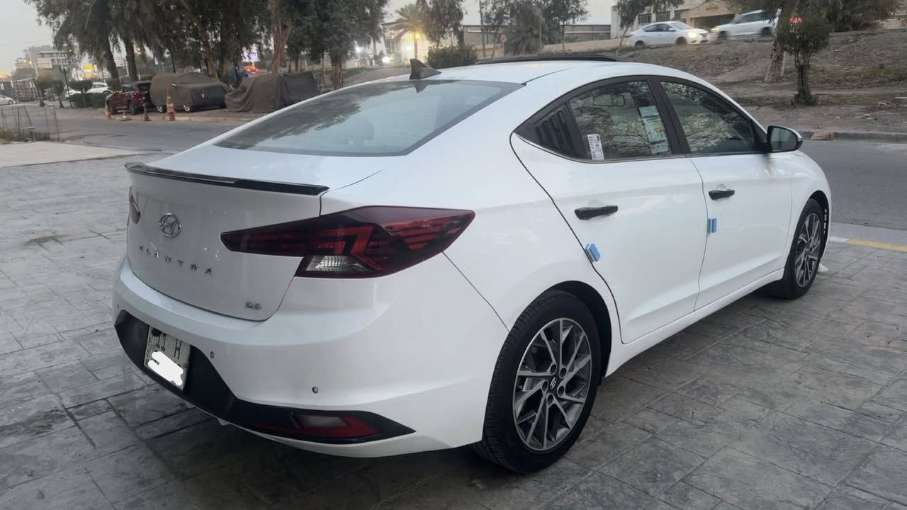 للبيع النترا خليجي الكاصد ٢٠٢٠ فول ١/١ مكفوله من الصبغ والتبديل
سياره جداً نظيفه رقم بغداد مشروع وطني الرقم الجديد 
سنويه ب اسمي 
المواصفات :-
١- فتحه ( سلايد ) 
٢- بصمة تشغيل + ابواب 
٣- ترحيب عند الاقتراب 
٤- شاشه كبيره + كامره 
٥- محرك ٢٠٠٠ دوش مكفول 
٦- صندوق ذكي 
٧- حساسات امامي خلفي 
٨- داخل كاربون 
٩- مري شفط + اشاير مري 
١٠- فول تحكم ستيرن 
وباقي المواصفات المعروفه ملاحظه (بيه بارد جداً بسيط مكانين)
عنواني بغداد حي الجامعة السعر ١٥٨ ورقة
***********
