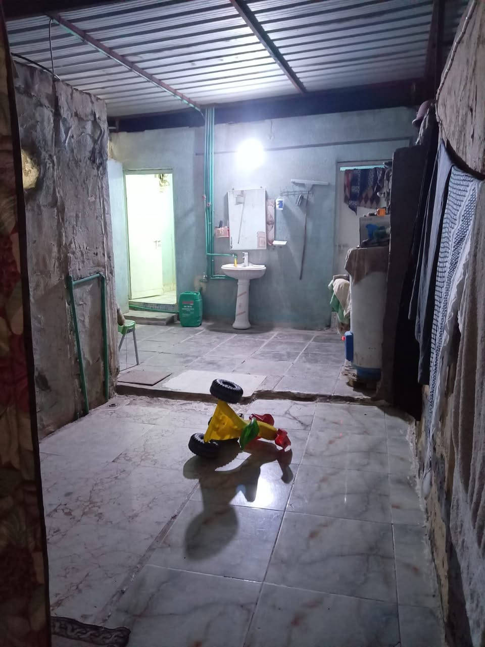 بيت تجاوز للبيع  المساحه الكليه 75م

 العنوان  مدينة الصدر  قرب حسينة الامام المهدي

  بناء بلوك عگاده ارضيه سيراميك  ماي كهرباء مجاري  

   محتوياته  ستقبال غرفه  ومطبخ وصحيات   

  كل تفاصيله  بتصوير الفيديو   واي استفسار مراسلتي

   السعر المطلوب   12 وبي مجال


**إذا كنت صاحب هذا الإعلان وتريد حذفه لأي سبب، رجاءا أرسل رسالة إلى الدعم الفني**