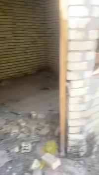 هيكل 80متر بحي الكوفه نهايت شارع المخازن قريب على اشارع وسعر كلش مناسب...