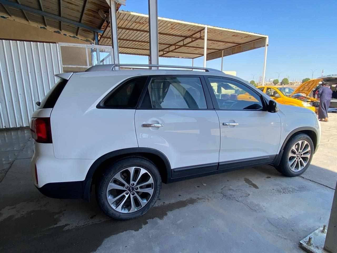 سورنتو خليجي ١٤
محرك ٦
٧ راكب
تحكم
حساس امامي وخلفي
داخل بيجي
بردات سلايت
بصمات
السياره فول ماعدا البانوراما
بيه صبغ قطعتين 
السعر ١٥٠
رقم شمالي أربيل انكليزي وسنويه بأسمي ٢٠٣٠ وملصق وهزه جديده 
مكلف بالنشر 
***********
