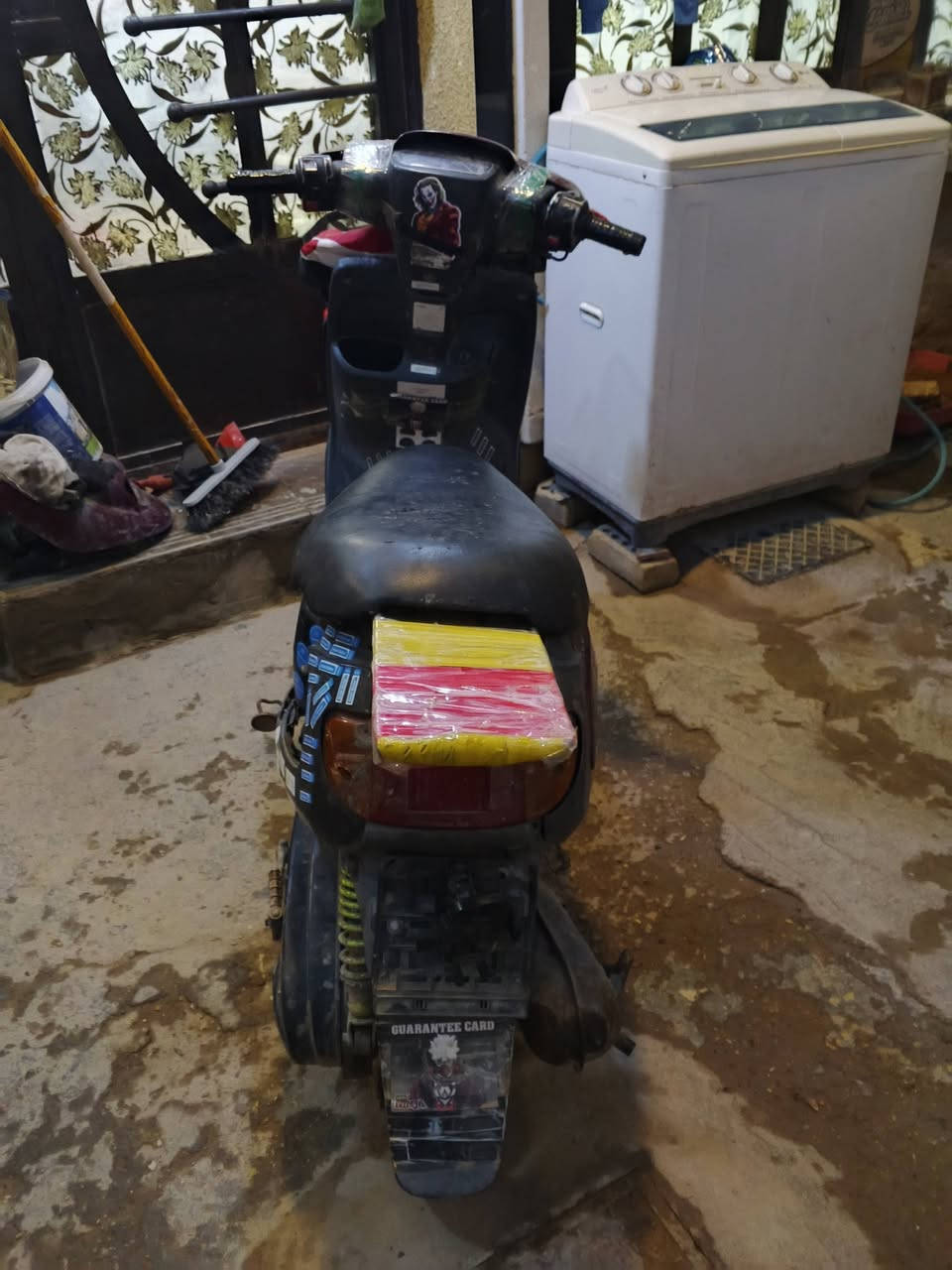 سلام عليكم دراجة 60 منغولي طافيه متروكه تشتغل وحلوة نقص فقط باتري ويرادلها تبديل تاير ويل لان نازل التاير كلشي بيها وحلوة فقط نقص باتري وتبديل تاير ويل السعر 90 الف وبيها مجال العنوان بغداد الزعفرانية ***********
